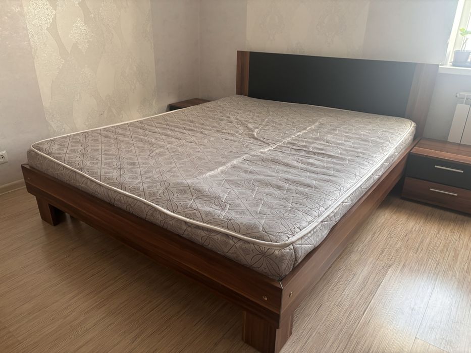 Продам спальний гарнитур
