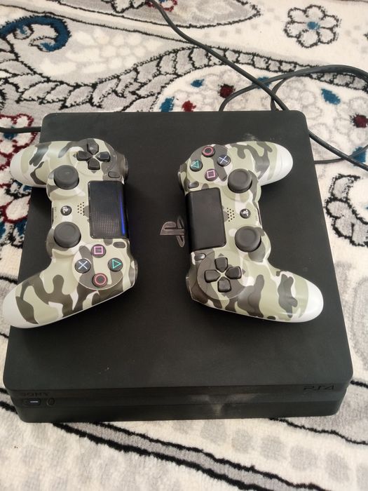 Play station 4 slim