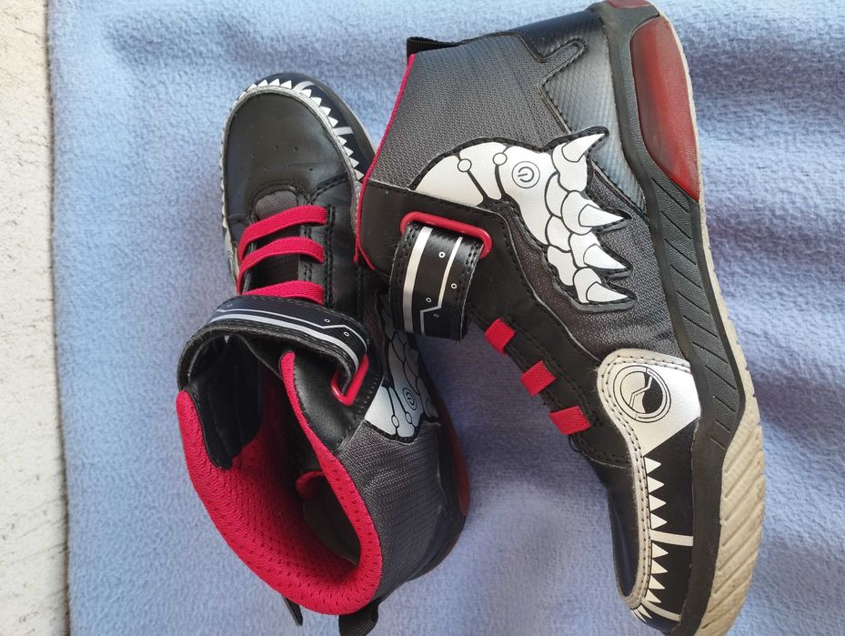 Ecco core-tex,Palladium waterproof и Geox номер 34.