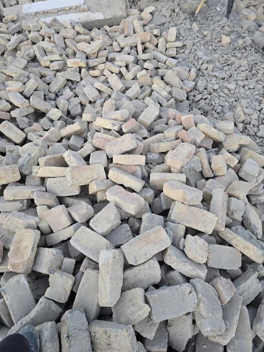 Бу плита бор 6.70 дан холати жуда ало 18 арматура ишлатилган 6 катор