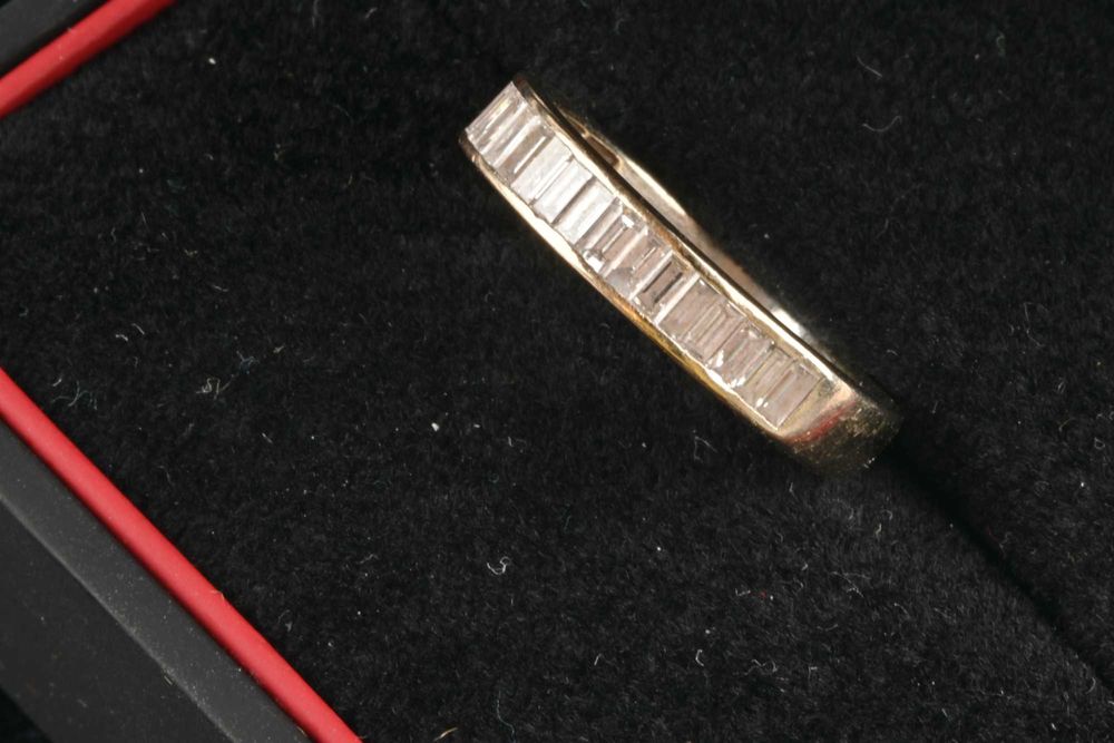 Suarez Пръстен Халка Злато 750 (18К) с 24 диаманта 1.2 кт. Размер 52