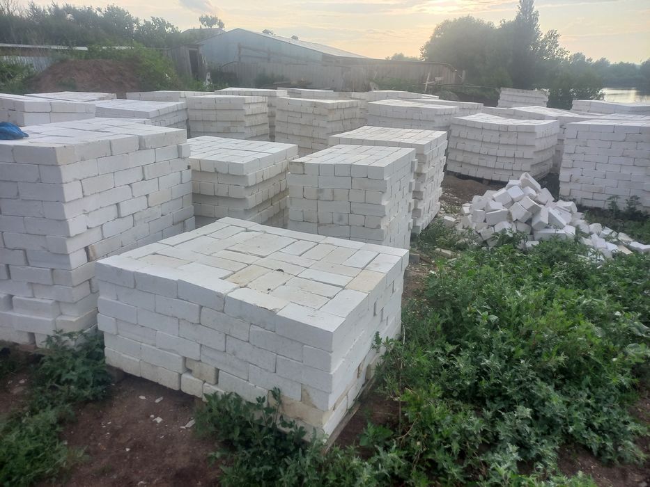 Продам кирпич цыликатный