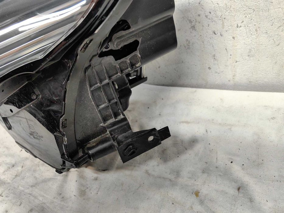 Оригинален фар Мазда Mazda CX30 Full Led