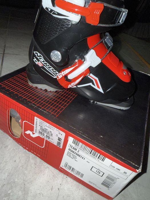 Clapari copii Nordica 215mm marimea 17,5