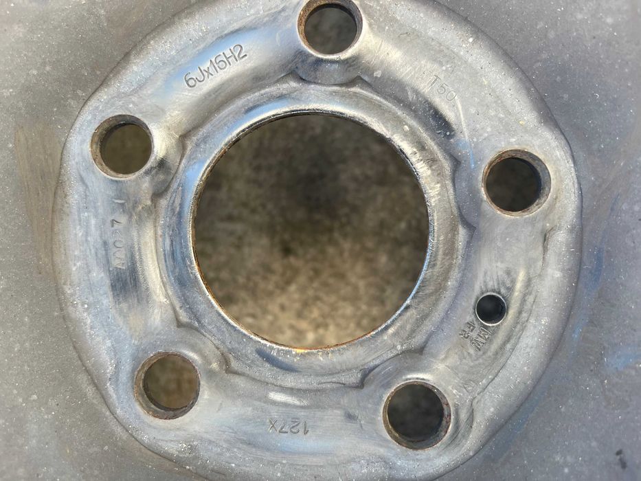 Джанти с гуми 215/65/16C за Nissan NV300/Renault Trafic/Opel Vivaro!