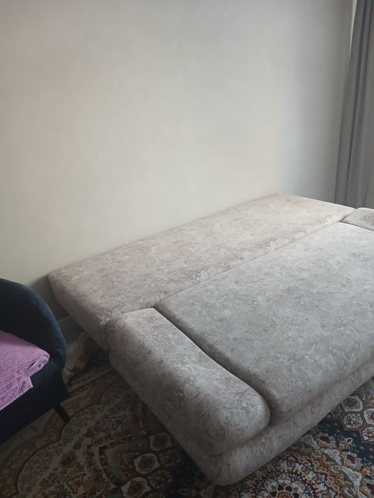 Продам диван размер 2м длина 80ширина