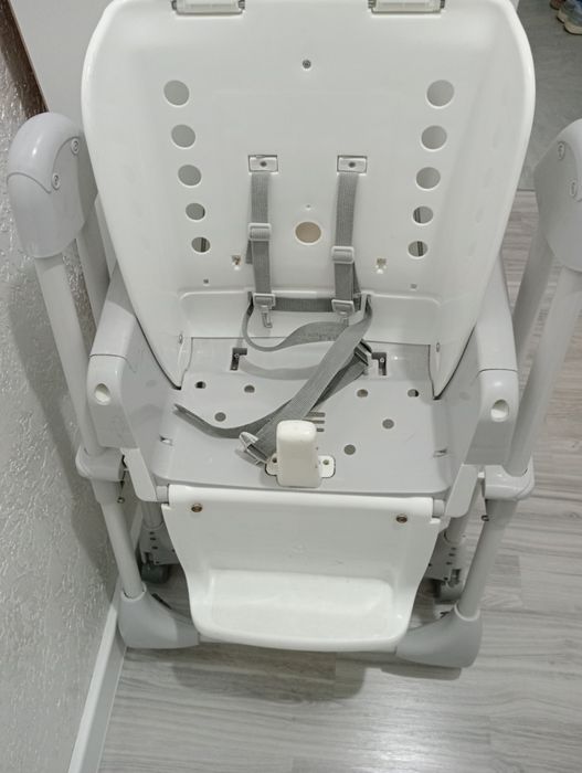 Стульчик для кормления ребенка