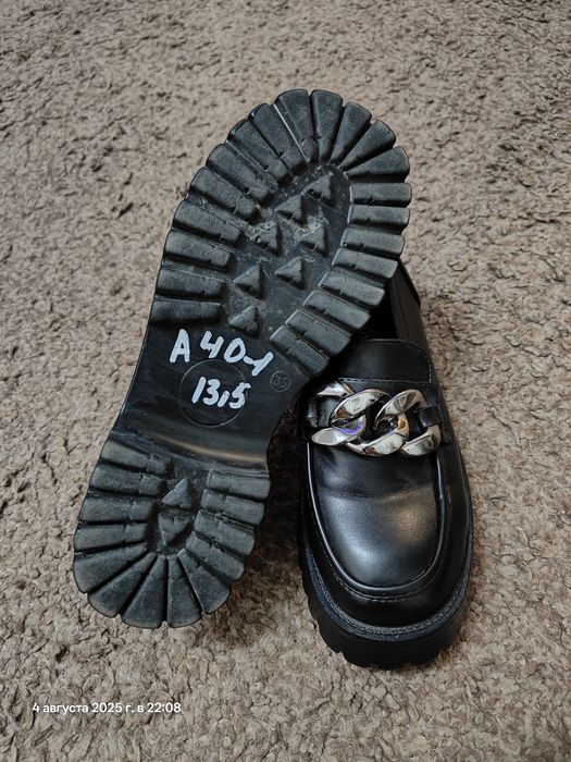 Женская обувь. В отличном состоянии