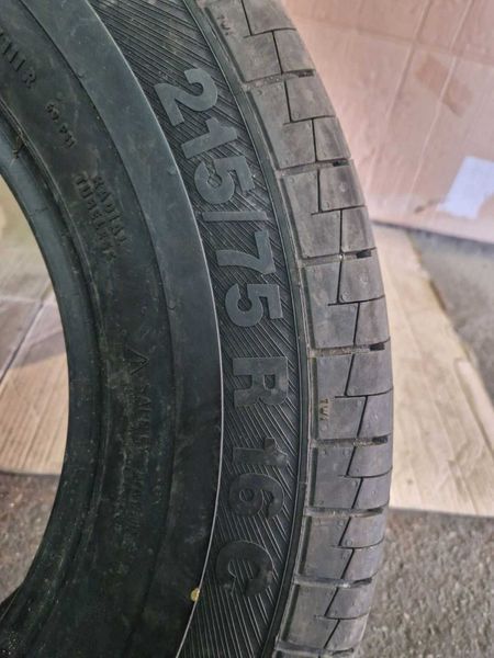 2 Barum R16C 215/75
летни бусови гуми DOT0618
