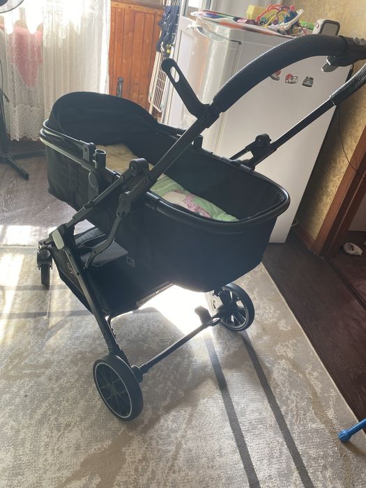 Продам прогулочную коляску детскую