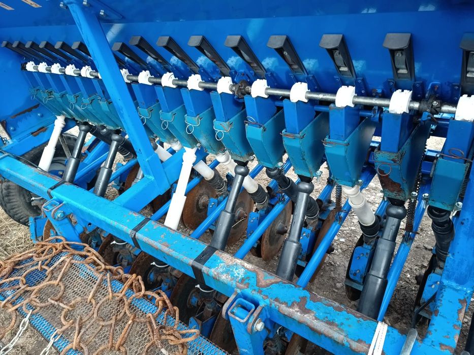 Semănătoare paioase sup 32 cu fertilizare