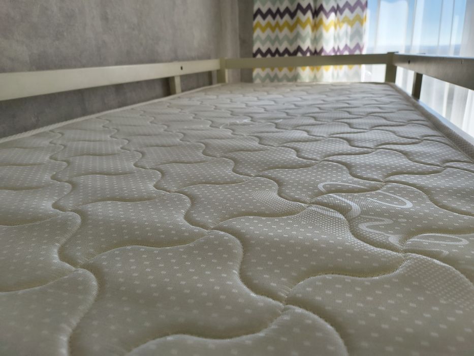 Двухъярусная кровать