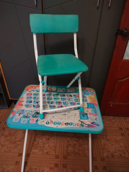 Продам детский стол со стульчиком