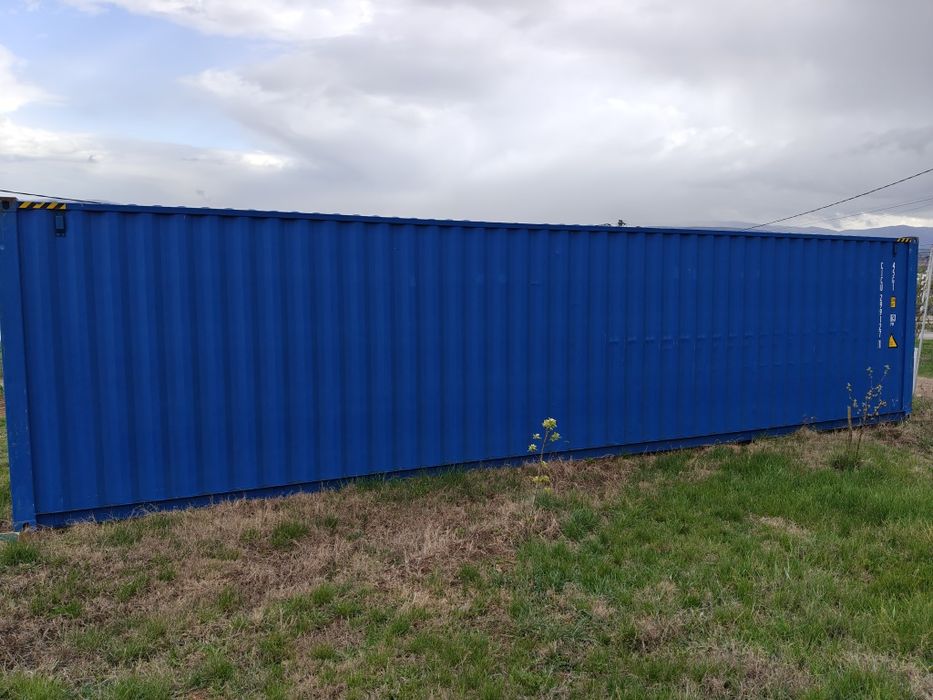 Doua containere maritime 12 x 2,4 x 2,9 m
