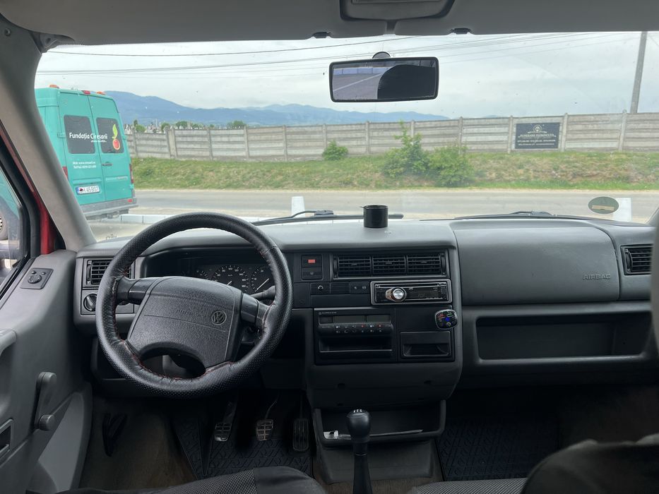 Vând VW Caravell