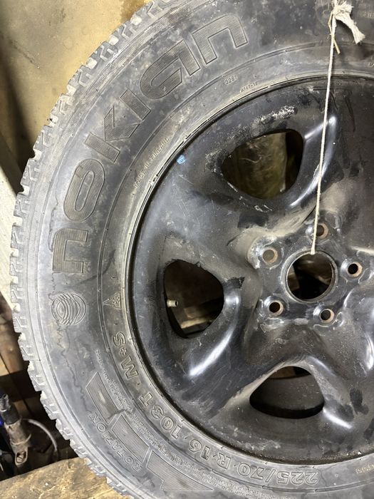 Запаска. Стояла на лексус рх 300