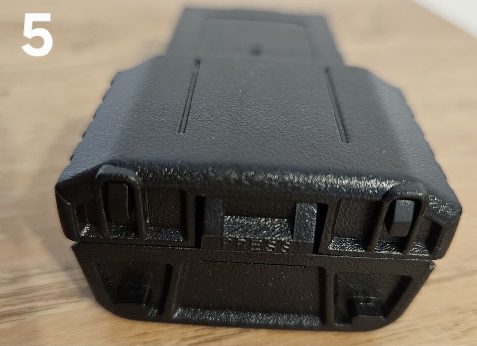 Кутия за тип  AA батерии - радиостанция Baofeng uv5 R