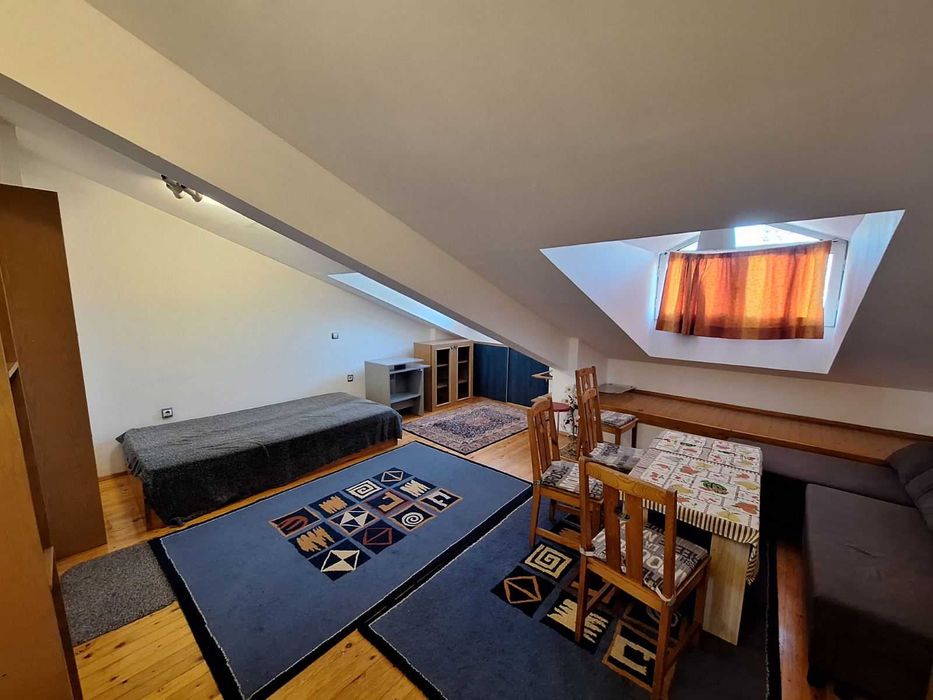 Ателие/таван, под наем, Дървеница