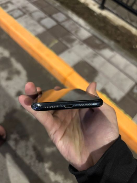 Продается iphone XR 128гб срочно