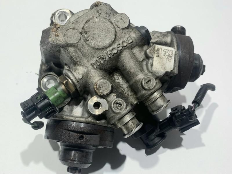 Pompa injectie Volvo V40 2.4 d5 D5244T15 215 cp 31372081