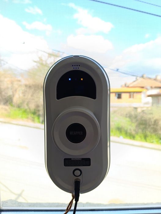 Робот за почистване на прозорци