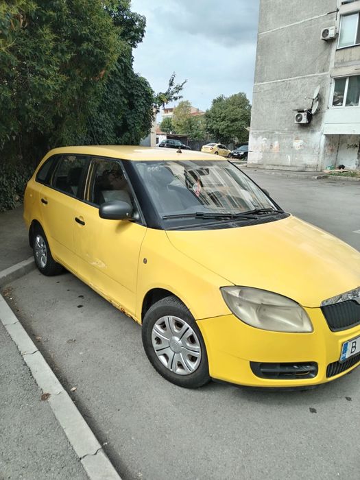 Продавам Шкода Фабиа 1.6 D