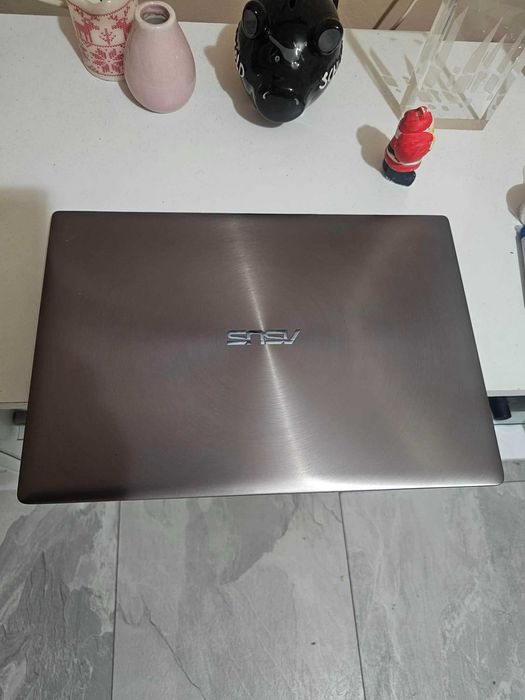 ASUS ZenBook UX303LN | i7 | 8GB RAM 256GB SSD Тъчскрийн  МНОГО ЗАПАЗЕН