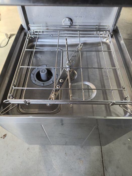 Конзолна съдомиялна ,,Smeg " -- 2022 година