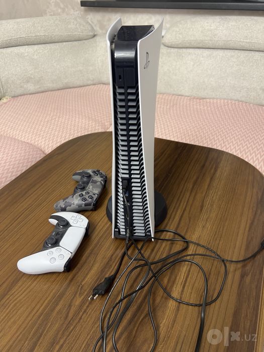 PlayStation 5 Disc Edition 1TB + 2 та джойстик — идеал ҳолатда