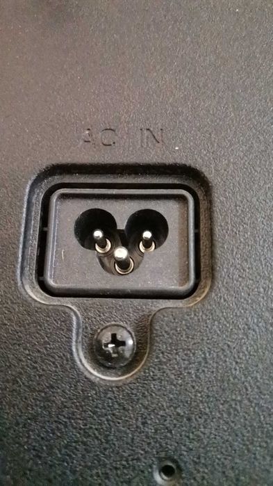 Продам телевизор б/у на запчасти