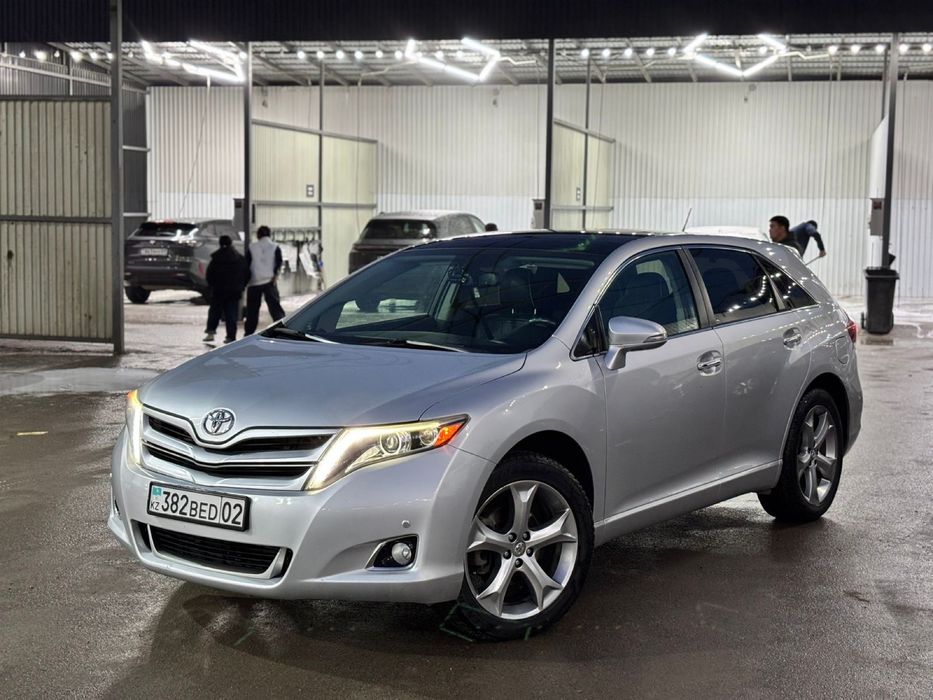 автомобиль Toyota Venza 3.5 AWD