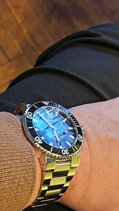 Часы Oris Agua Date