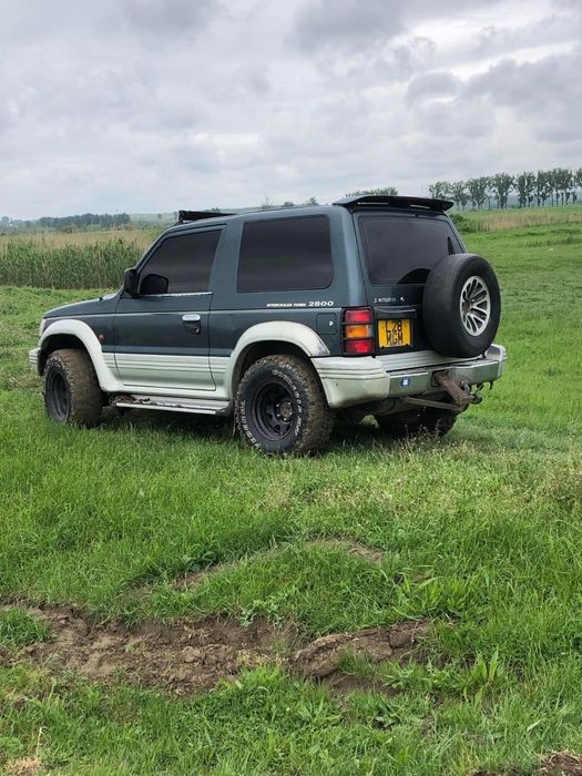 Dezmembrez Mitsubishi pajero 2.8 diesel
