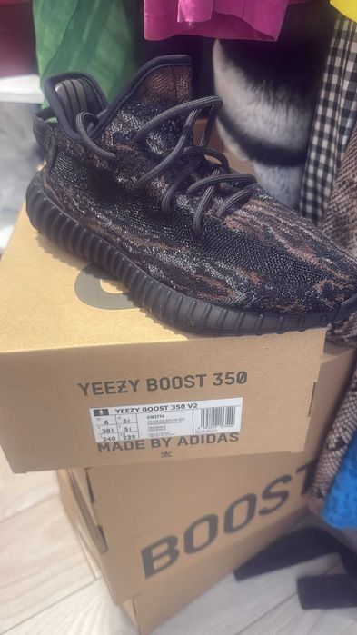 Adidasi Yeezy Boost 350 si YzY 350 V2