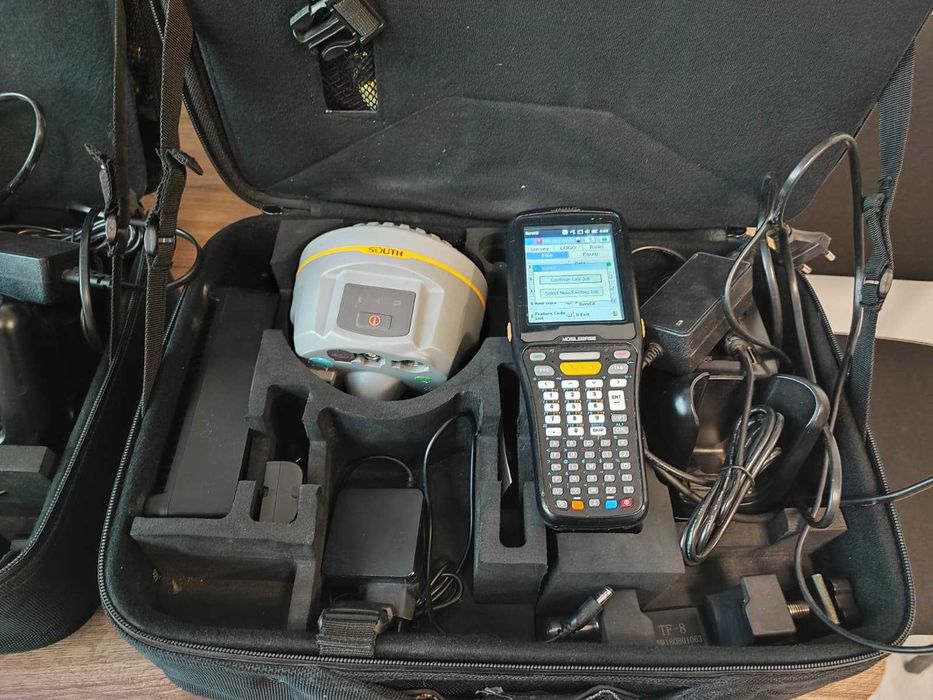 Receptoare RTK GNSS / GPS South G1C cu senzor de inclinare.