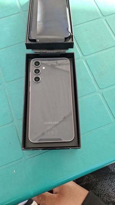 Samsung Galaxy S23 FE Като Нов