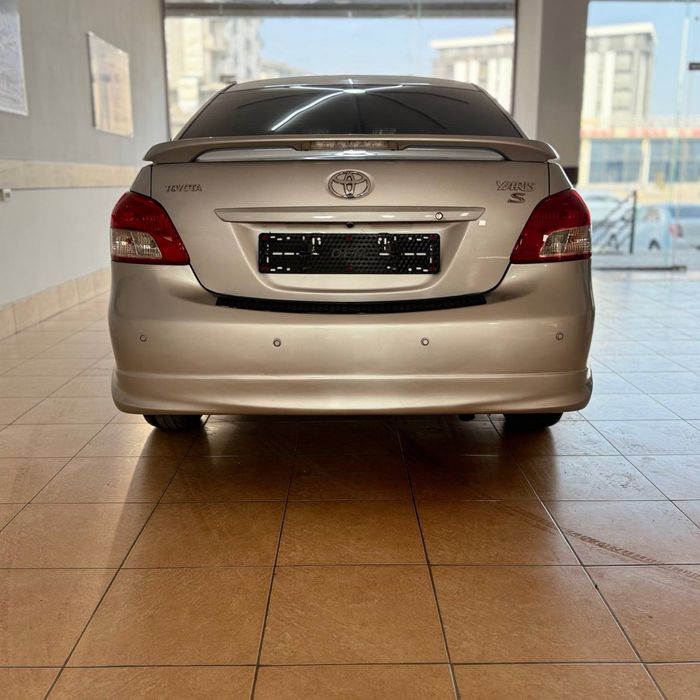 Tayotta Yaris Сотилади