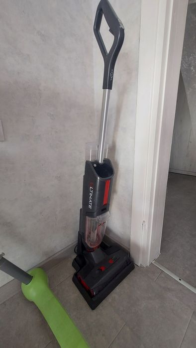 Продам вертикальный пылесос 3в1