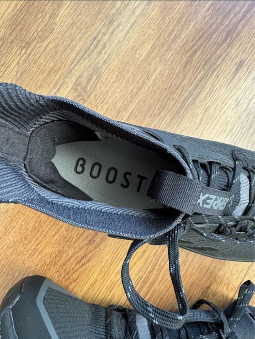 Sneakersi / ghete Adidas Terrex de dama (Nike, Puma)