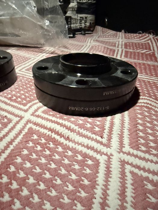 Проставки на BMW G30 с болтами