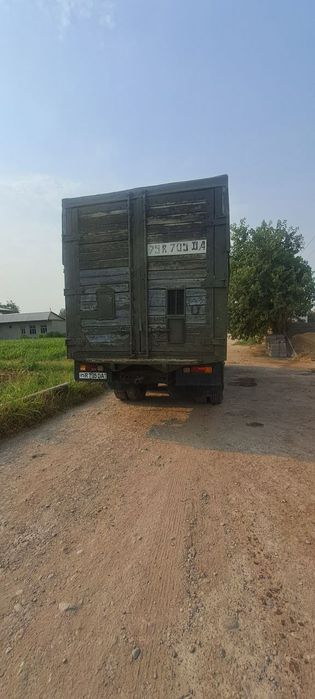 камаз 10 тонналик. 1984 йил. холати яхши холатда. Рама, кузов яхши