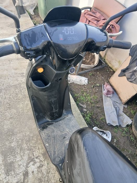 Scuter electric 45 kmh  negociabil