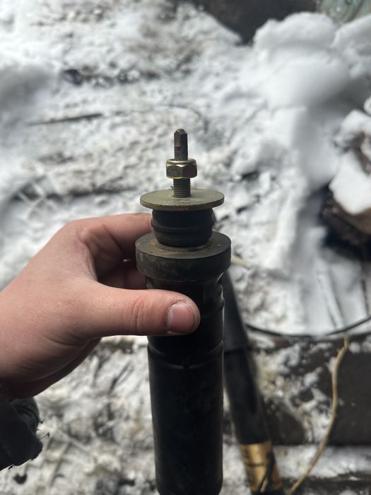 Продаи стойки зад мерс w124 w210