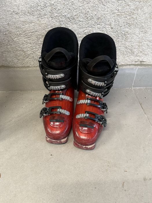 Продавам детски ски Atomic