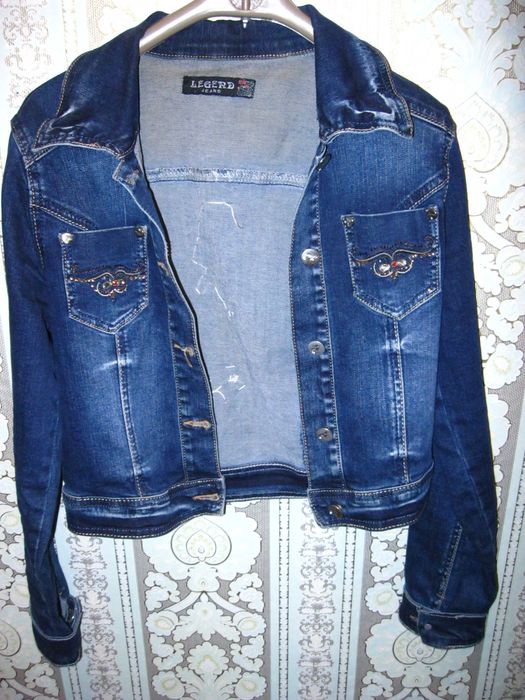 Куртки и джинсовка  на школьницу . Обмен