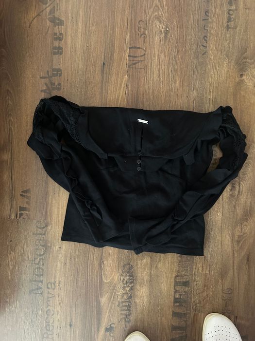 Дамски блузи и пуловери