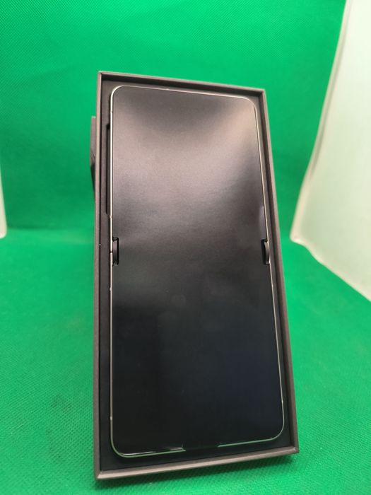 Samsung Z Flip 8 • Amanet Lazar Crangasi• Desigilat
