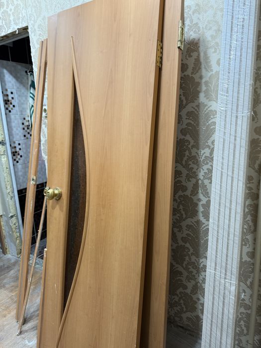 Двери межкомнатные б/у