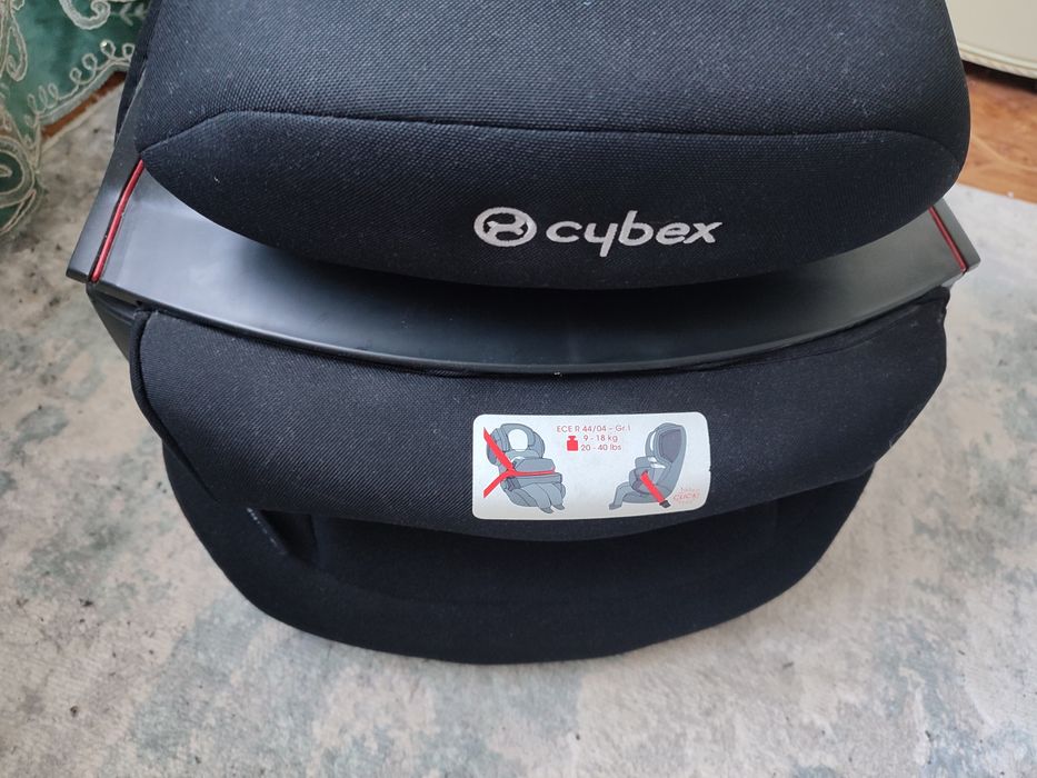 Продам детское автокресло cubex