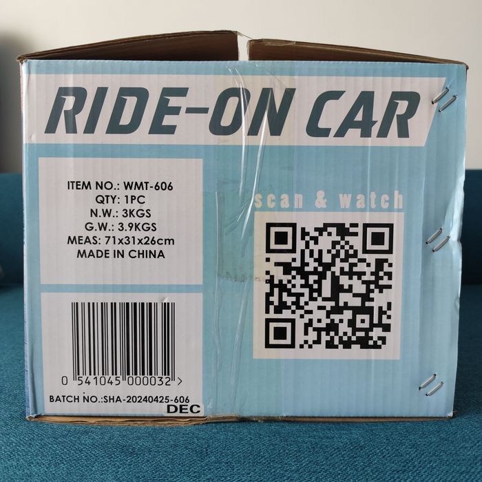 Mașină albă, RideOn tip Lexus, Premergător, fără pedale, de la 18 luni max 30 kg, unisex